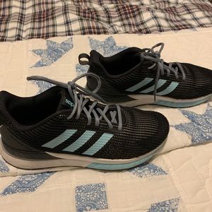Women’s 8.5 Cloudfoam Adidas shoes
